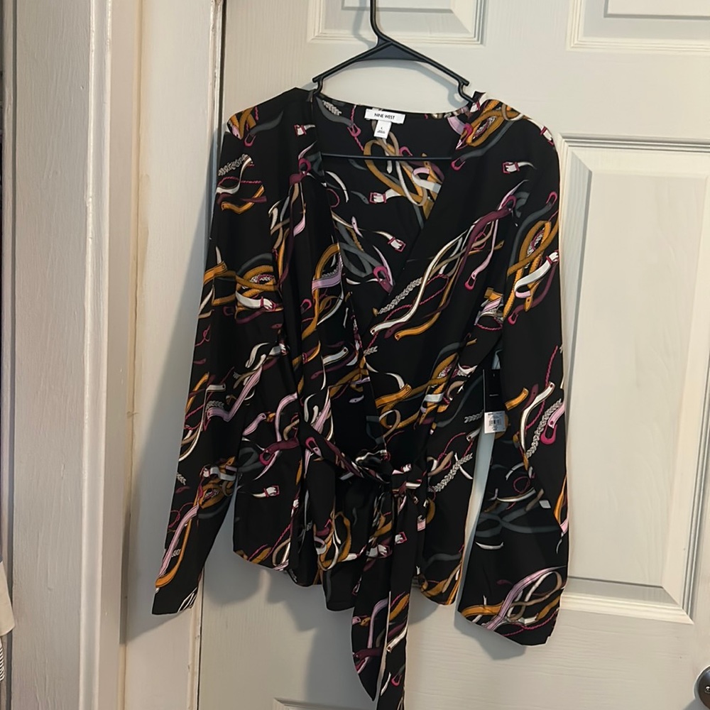 NWT Nine West black Belt pattern wrap blouse